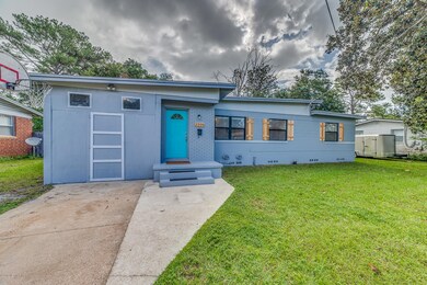 2235 Belinda Cir, Jacksonville, FL 32216 - photo 4