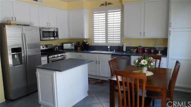 Beautiful updated kitchen with stainless appliance