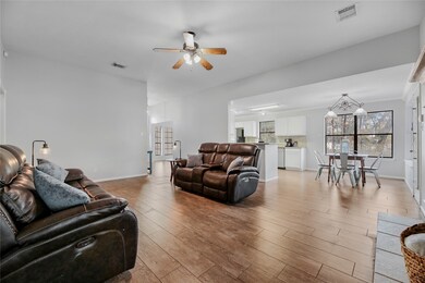 26902 Cherokee Ln, Magnolia, TX 77354 - photo 3