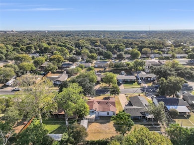 833 Russell Ln, Bedford, TX 76022 - photo 4