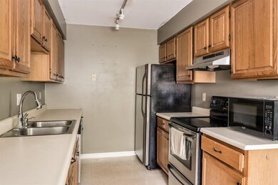 707 Central Ave unit 3, Dover, NH 03820 - photo 2