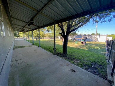 5201 N Fm 51, Weatherford, TX 76085 - photo 6