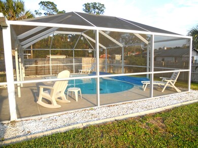 Awesome Screened Pool