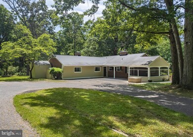 7809 Chestnut Ln, Bowie, MD 20715 - photo 3