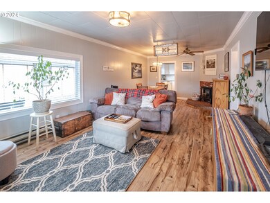 Living Room/Dining Room