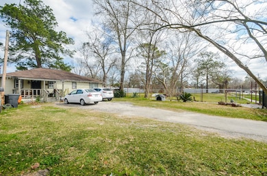 6607 Weaver Rd, Houston, TX 77028 - photo 2