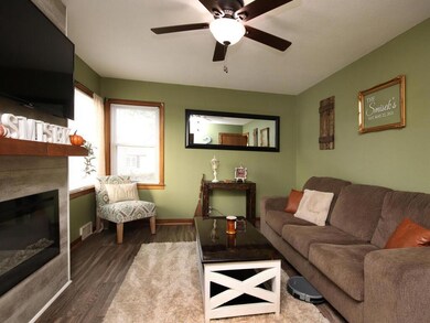 107 2nd St NW Montgomery MN 56069 USA-005-009-Livi