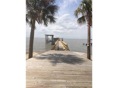 View. Great View from the entrance to the pier....