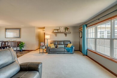 8310WillowRdN_0029
