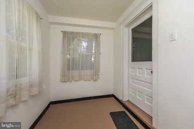8101 Gladstone Rd unit B, Glenside, PA 19038 - photo 3