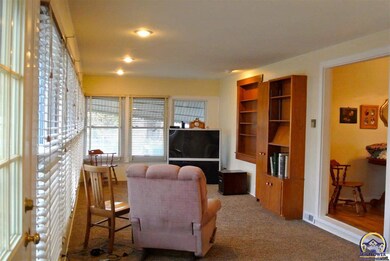 826 SW Webster Ave, Topeka, KS 66606 - photo 6
