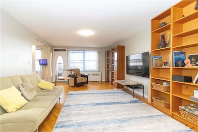 Brighton Towers A unit 7C, Brooklyn, NY 11235 - photo 4