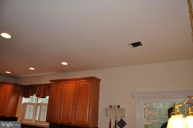 10279 Stewards Chance Ln, White Plains, MD 20695 - photo 4