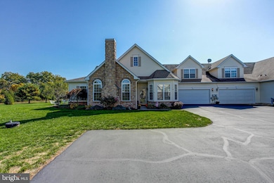 1049 Burgundy Cir, Pennsburg, PA 18073 - photo 3