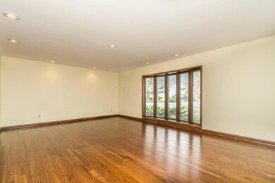 389 Northview Dr, Columbus, OH 43209 - photo 6