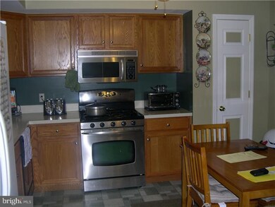 100 Cheshire Ct unit 200, Sinking Spring, PA 19608 - photo 7