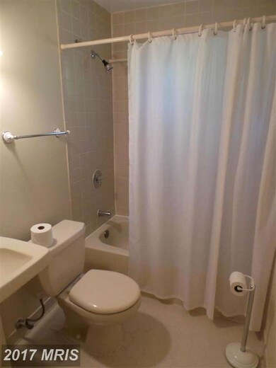 3904 Larchwood Rd, Falls Church, VA 22041 - photo 5