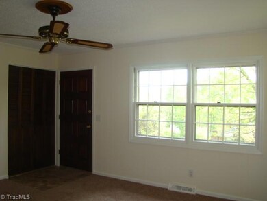 1070 Cliffwood Dr, Asheboro, NC 27205 - photo 2