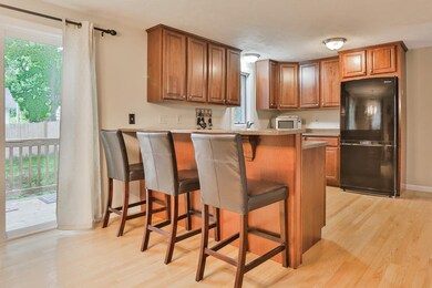 225 Crosbie St, Manchester, NH 03104 - photo 6