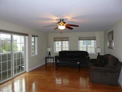 663 Metacom Ave unit 2, Bristol, RI 02809 - photo 4