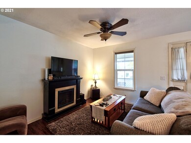 1617 N Main St, Newberg, OR 97132 - photo 5