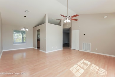 018-photo-living-room-12106081