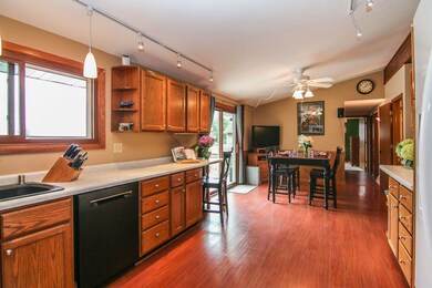 375 Sterling Dr, Oregon, WI 53575 - photo 5