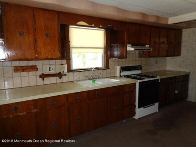 1174 Maxim Southard Rd, Howell, NJ 07731 - photo 6