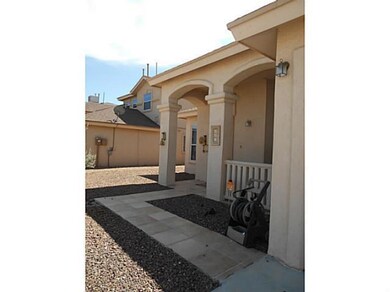 687 Teichelkamp Dr, El Paso, TX 79928 - photo 2