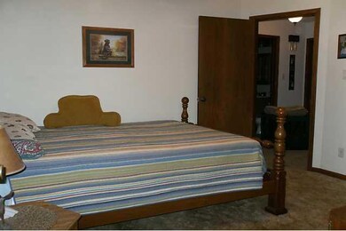 4222 Aurora Ave, Des Moines, IA 50310 - photo 7