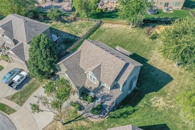 614 Duncan Cir, Raymore, MO 64083 - photo 3