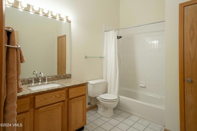 MEIN HAUS B7 EN-SUITE BATHROOM