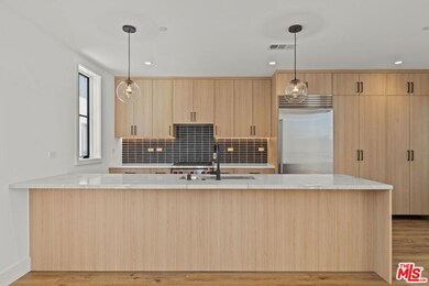 14535 Killion St, Sherman Oaks, CA 91411 - photo 3