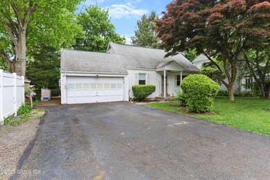 16 Hoover Rd Riverside CT-print-033-029-