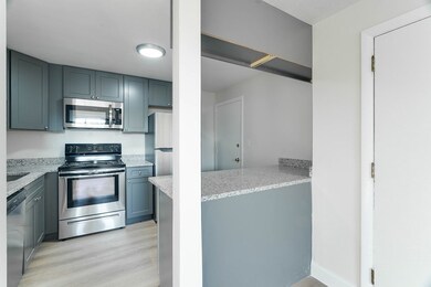 38 Bayview Terrace unit 4, Danvers, MA 01923 - photo 5