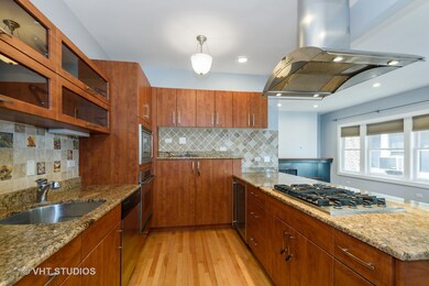 2238 W Argyle St unit 1, Chicago, IL 60625 - photo 7