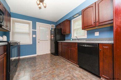 139 Shaker Rd, Albany, NY 12211 - photo 3