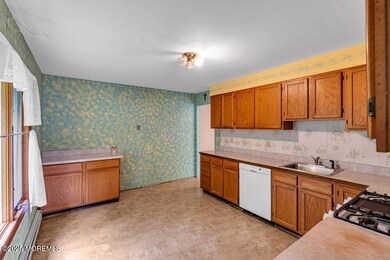 213 E Greystone Rd