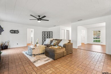 909 Trenton Dr, Tyler, TX 75703 - photo 5