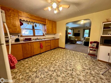 702 S Main St, Leon, IA 50144 - photo 3