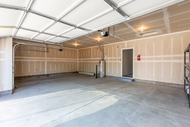 35thStInsideGarage5