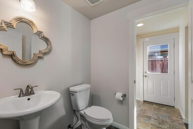 2566 NW Skyline Ranch Rd._016 - Copy