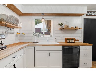 3128 Hemlock St, Longview, WA 98632 - photo 6