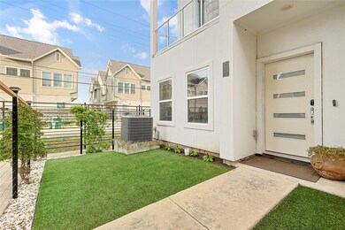 2116 Naomi St unit D, Houston, TX 77054 - photo 2