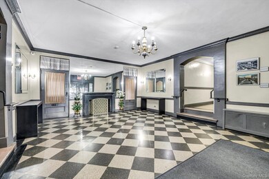 7234 Austin St unit F10, Forest Hills, NY 11375 - photo 2