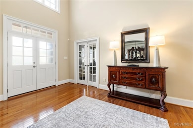 Natural Light Filled 2 story foyer