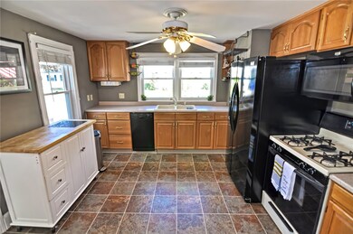 15 Welden St, Pawtucket, RI 02861 - photo 6