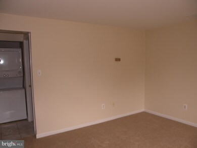 7 Mosby Ct unit E, Round Hill, VA 20141 - photo 2
