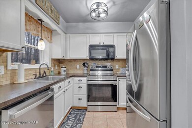 2167 Cramer Rd, Bushkill, PA 18324 - photo 7