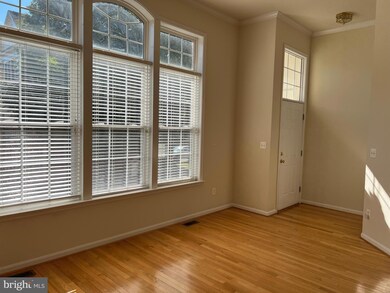 47827 Scotsborough Square, Sterling, VA 20165 - photo 3